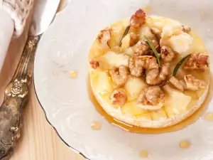 Брынза с грецкими орехами