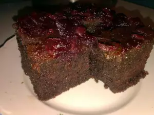 Какаовый пирог с вареньем и пропиткой