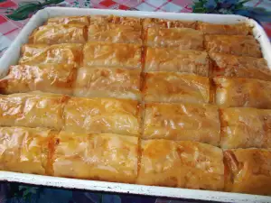 Болгарская яблочная баница с лукумом