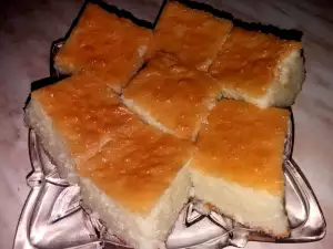 Пышный пирог ревани с пропиткой