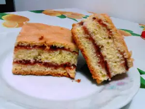 Пирог с мармеладом и доступными продуктами
