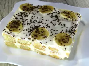 Быстрый пирог с печеньем Дамские пальчики и бананами
