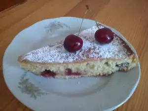Экономный пирог с черешней