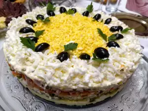 Новогодний торт из салата Оливье
