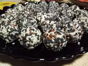 Соленые сырные канапе