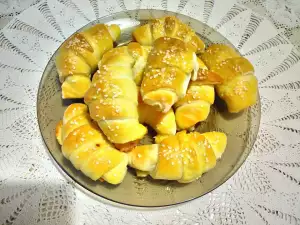 Соленые булочки из сдобного теста, замешанные в хлебопечке