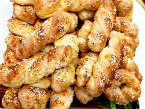 Большие солоные печеньки