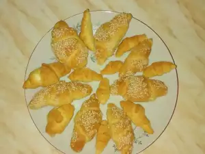 Соленое печенье с брынзой и сыром на кислом молоке