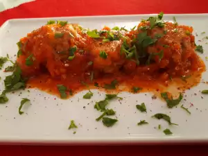 Классические котлеты с томатным соусом
