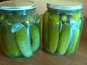 Стерилизованные соленые корнишоны