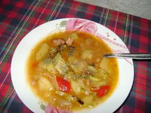Блюдо с мясным фаршем и овощами