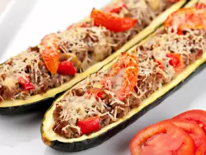 Лодочки из кабачков с мясной начинкой