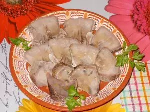 Свиной язык в чесночном масле