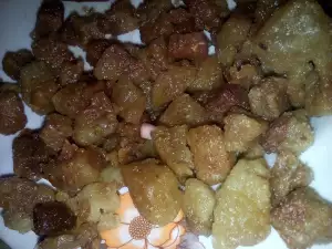 Свиные шкварки