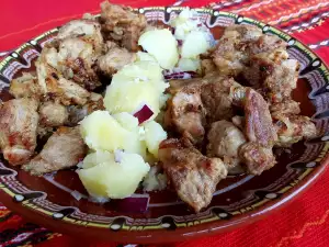 Свинина с луком