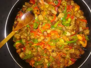 Свинина с луком и перцем