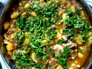 Свинина с картошкой и плавленым сырком в духовке