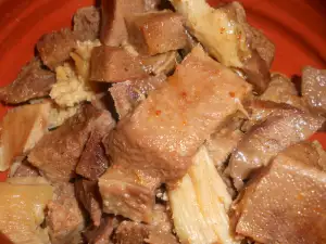 Телячья голова, язык и рубец в горшочках