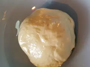 Тесто для пиццы, замешенное в хлебопечке