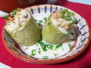 Фаршированные кабачки с рисом в соусе