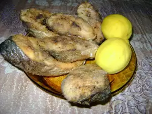 Жареный толстолобик с хрустящей корочкой