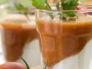 Овощной смузи с помидорами и огурцами