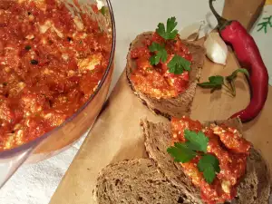 Топеница (соус для аппетита) с брынзой и печеным сладким перцем