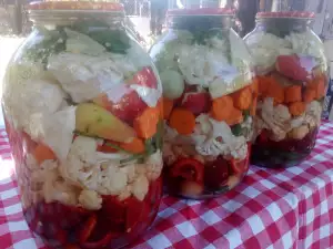 Соленье по-болгарски в трехлитровых банках