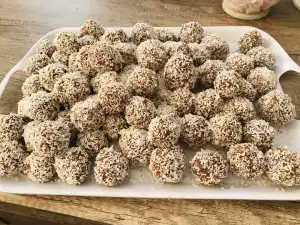 Конфеты из печенья с кокосом