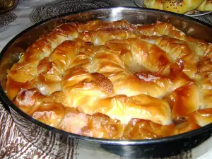 Скрученная пахлава со сливочным маслом