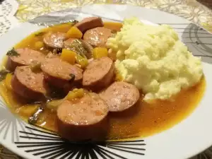 Вкусное рагу с колбасками