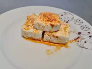 Жареная на сковороде брынза