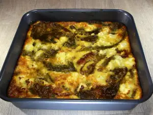 Запеченные сладкие перцы с яйцами и брынзой