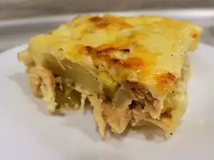 Запеканка с картофелем, куриным мясом и сметаной