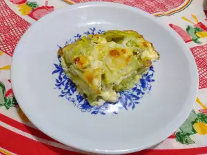 Запеканка с кабачками, брынзой и сыром