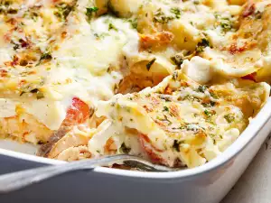 Сочная курочка с грибами, сыром и картофелем