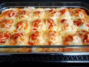 Запеканка из яиц и мясного фарша с соусом Бешамель