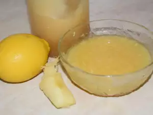 Полезная смесь с имбирем
