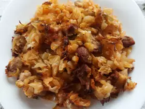 Квашеная капуста в духовке с жареным мясом