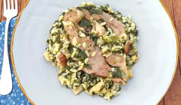 Ягнятина со шпинатом, рисом и грибами
