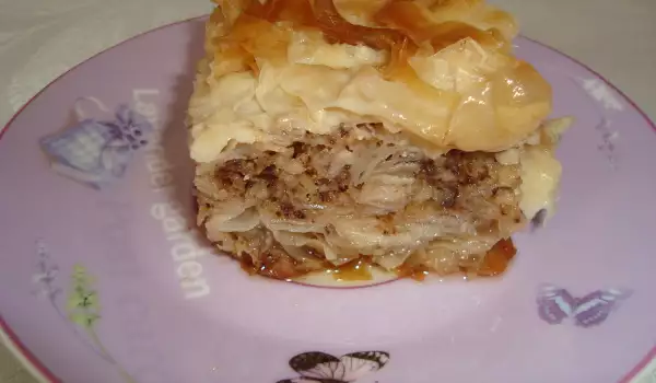 Пахлава из нарезанных листов теста фило