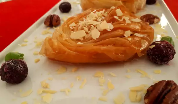 Классическая турецкая пахлава с грецкими орехами