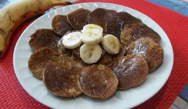Банановые блинчики с гречкой и медом