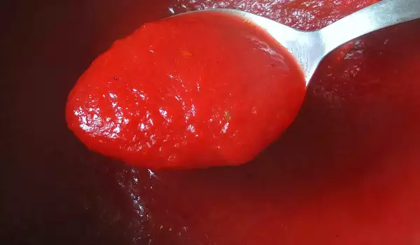 Домашний кетчуп из свеклы