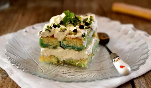 Мятный торт с маскарпоне и печеньем дамские пальчики