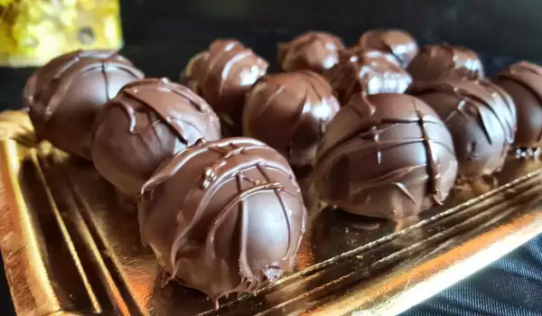 Домашние шоколадные конфеты с печеньем