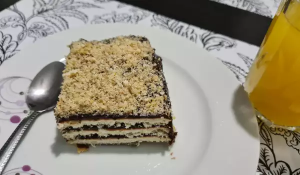 Обычный торт из печенья с шоколадным кремом