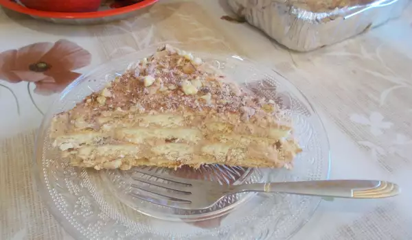 Торт из печенья с маскарпоне и шоколадной пастой