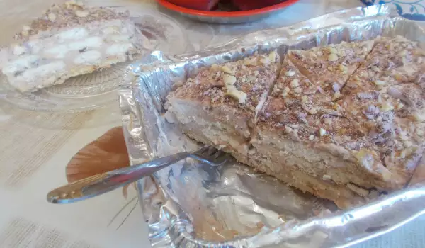Торт из печенья с маскарпоне и шоколадной пастой