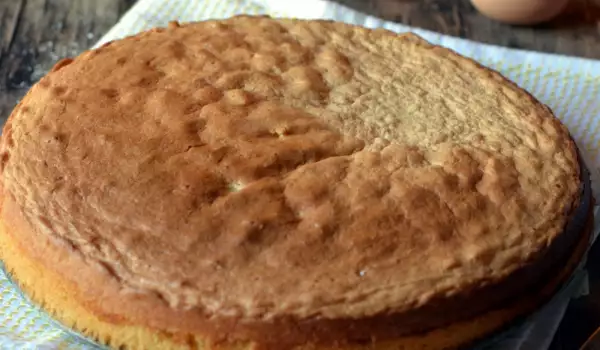 Как испечь бисквитный корж для торта?